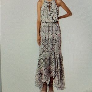 If you have curves, you need this dress!